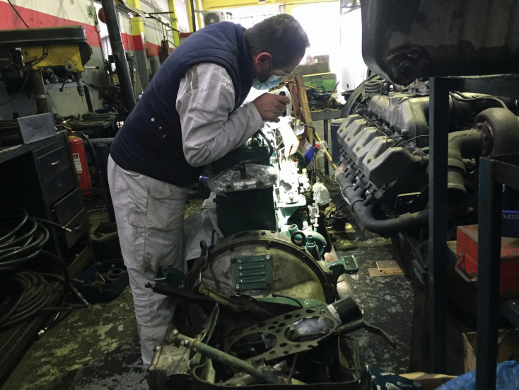 Προσεκτική και «μερακλίδικη» συντήρηση των παλιών μηχανών