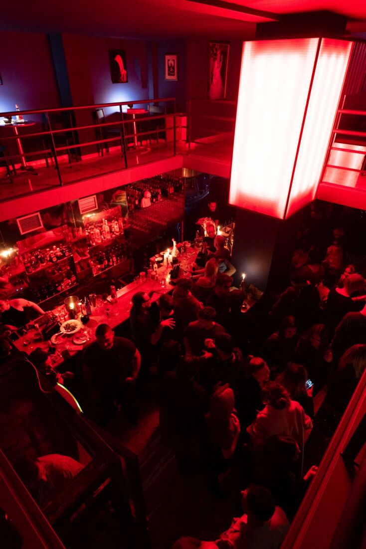 Όφις: Ένα καινούργιο μπαρ-στέκι στο Παγκράτι