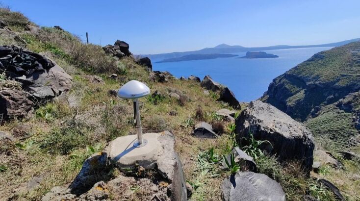 «Καλωδιώνονται» Σαντορίνη, Θηρασιά και τα νησάκια των Καμμένων για την έγκαιρη ανίχνευση σεισμικής δραστηριότητας 