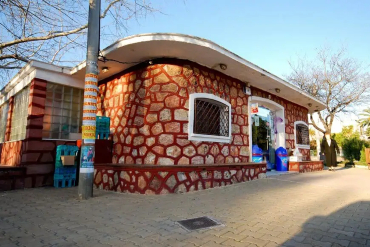 Το Πέτρινο Περίπτερο