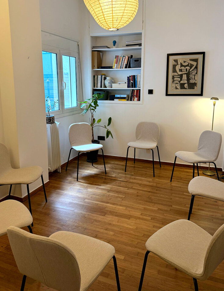 Στέλλα Καρμίρη, ψυχολόγος-ψυχοθεραπεύτρια