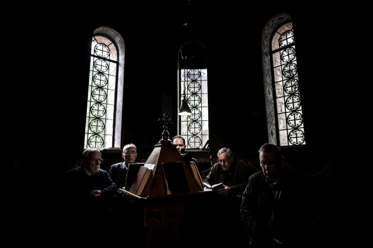 Μεγάλη Παρασκευή με κατάνυξη σε όλη την Ελλάδα - Πλήθος πιστών παρακολούθησε τις τελετές Αποκαθήλωσης στην Αθήνα, την Κέρκυρα και την υπόλοιπη επικράτεια.