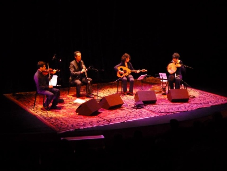 Μάνος Αχαλινωτόπουλος: Ένας λόγιος κλαριτζής, από τα πανηγύρια στις διεθνείς αίθουσες συναυλιών