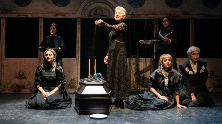 Το έργο βασίζεται στο μυθιστόρημα της Λιλής Ζωγράφου του 1994