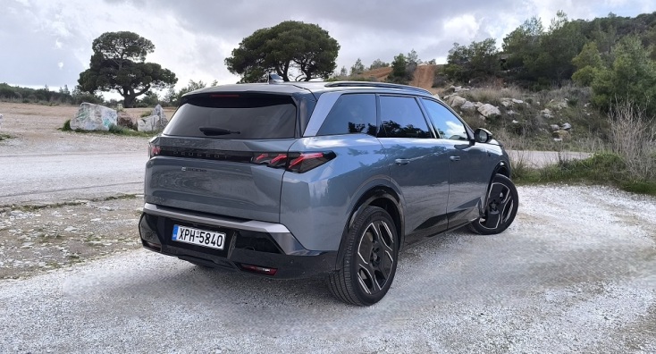 Οδηγούμε το E-5008, την ηλεκτρική ναυαρχίδα των SUV της Peugeot 