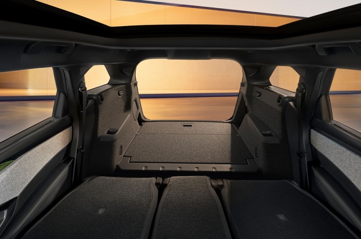 Οδηγούμε το E-5008, την ηλεκτρική ναυαρχίδα των SUV της Peugeot 