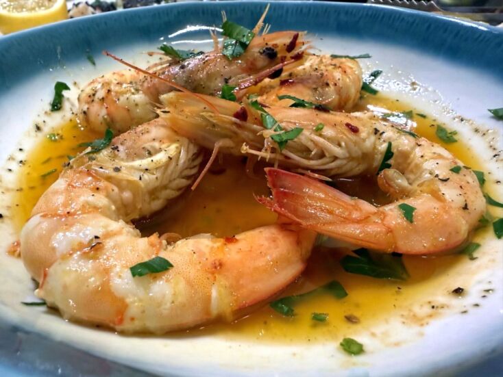 Ψαροκαστέλλα, μια σπιτίσια ταβέρνα στα στενά της Καστέλλας