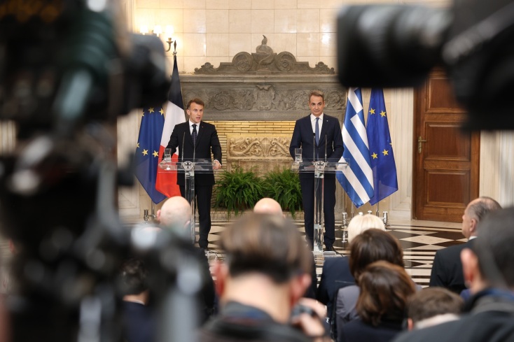 Κυριάκος Μητσοτάκης και Εμανουέλ Μακρόν επιβεβαίωσαν τη στρατηγική σύμπλευση Ελλάδας - Γαλλίας σε άμυνα, ενέργεια και ανταγωνιστικότητα