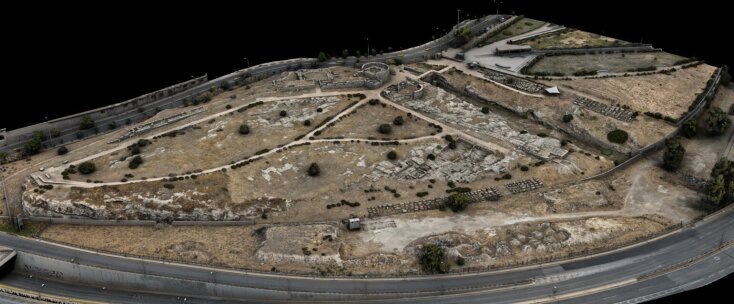 ΥΠΠΟ: Επεκτείνει τον αρχαιολογικό χώρο της Ηετιώνειας Πύλης, ενοποιώντας 7 νέα στρέμματα για την προστασία και ανάδειξη της αρχαίας οχύρωσης του Πειραιά.