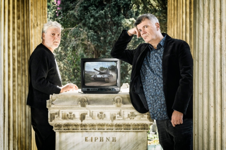 Πρώτες Φωτογραφίες από την «Ειρήνη» του Νίκου Καραθάνου και του Φοίβου Δεληβοριά