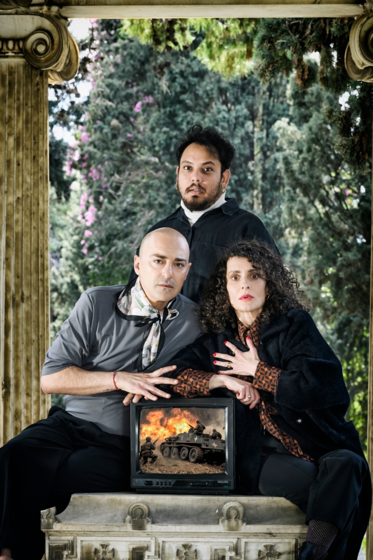 Πρώτες Φωτογραφίες από την «Ειρήνη» του Νίκου Καραθάνου και του Φοίβου Δεληβοριά