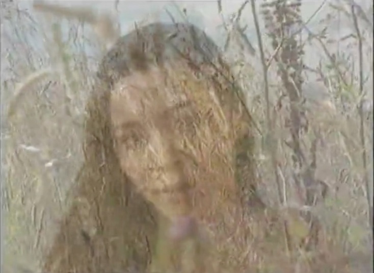 Φετίχ της Αθωότητας: Μνήμη, σώμα και τραύμα σε μια έκθεση που δεν χαϊδεύει το παρελθόν