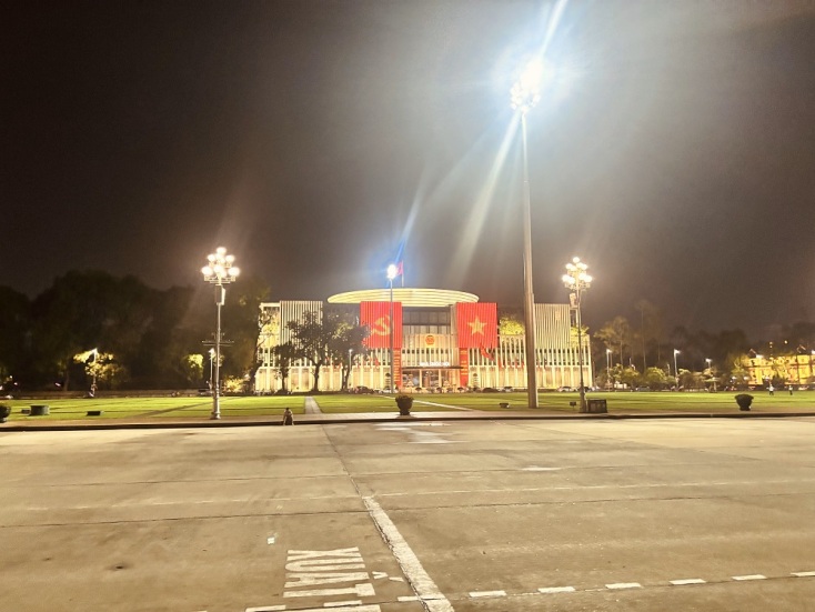 Συζητώντας με τέσσερις Σλοβένους στο Βιετνάμ για τον σοσιαλισμό