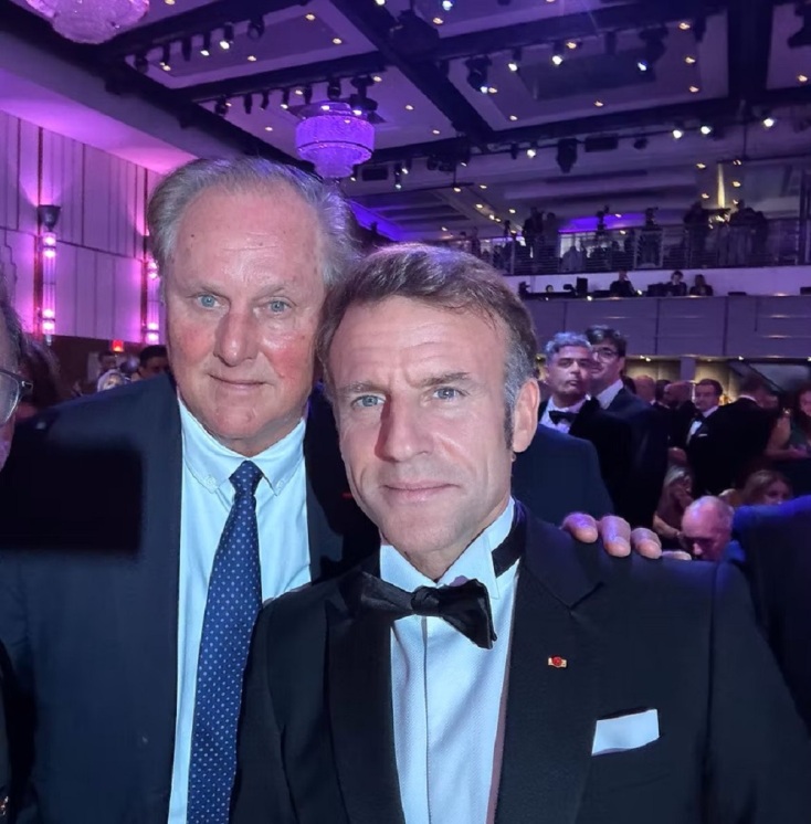 Μπιλ Ντρόζντιακ: «Ο Τραμπ έχει ψευδαισθήσεις μεγαλείου και δεν ακούει άλλους ανθρώπους»