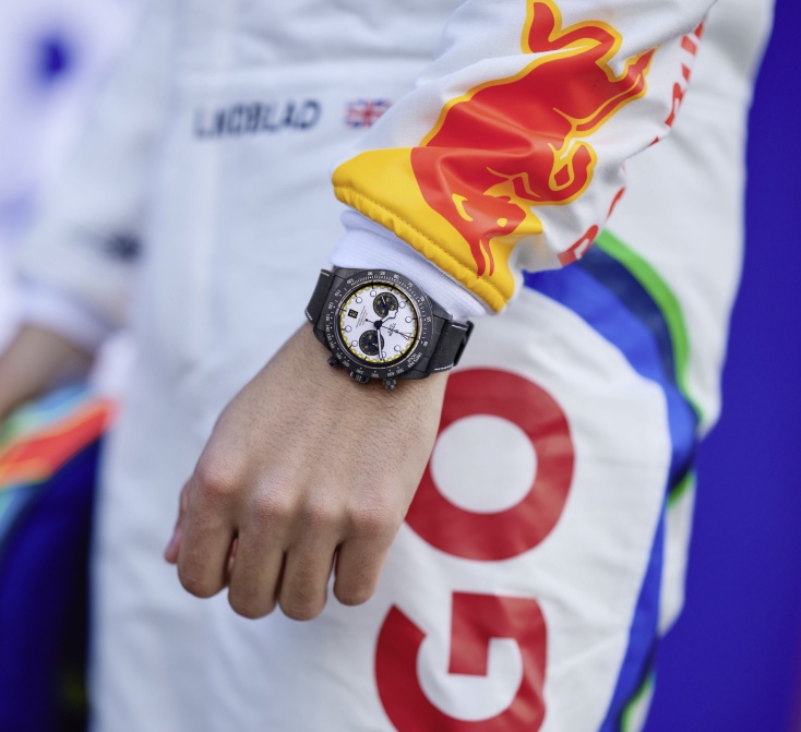 blackbaychrono_carbon26_lifestyle_3