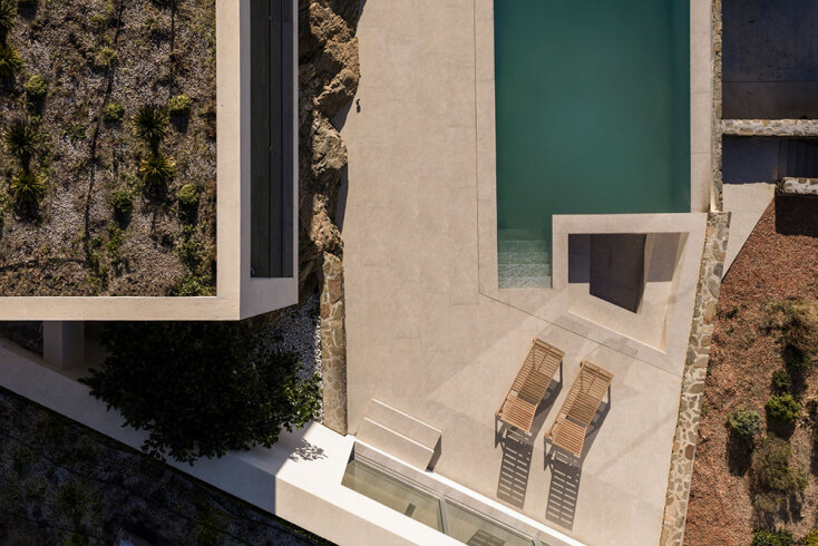 M House, Ελλάδα