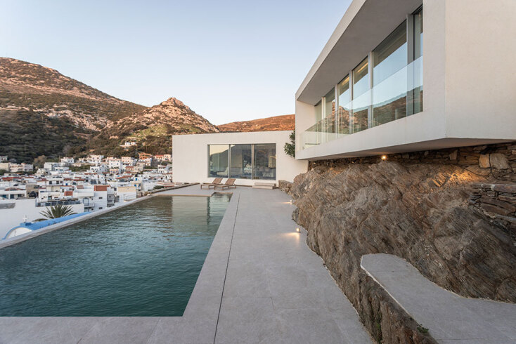 M House, Ελλάδα