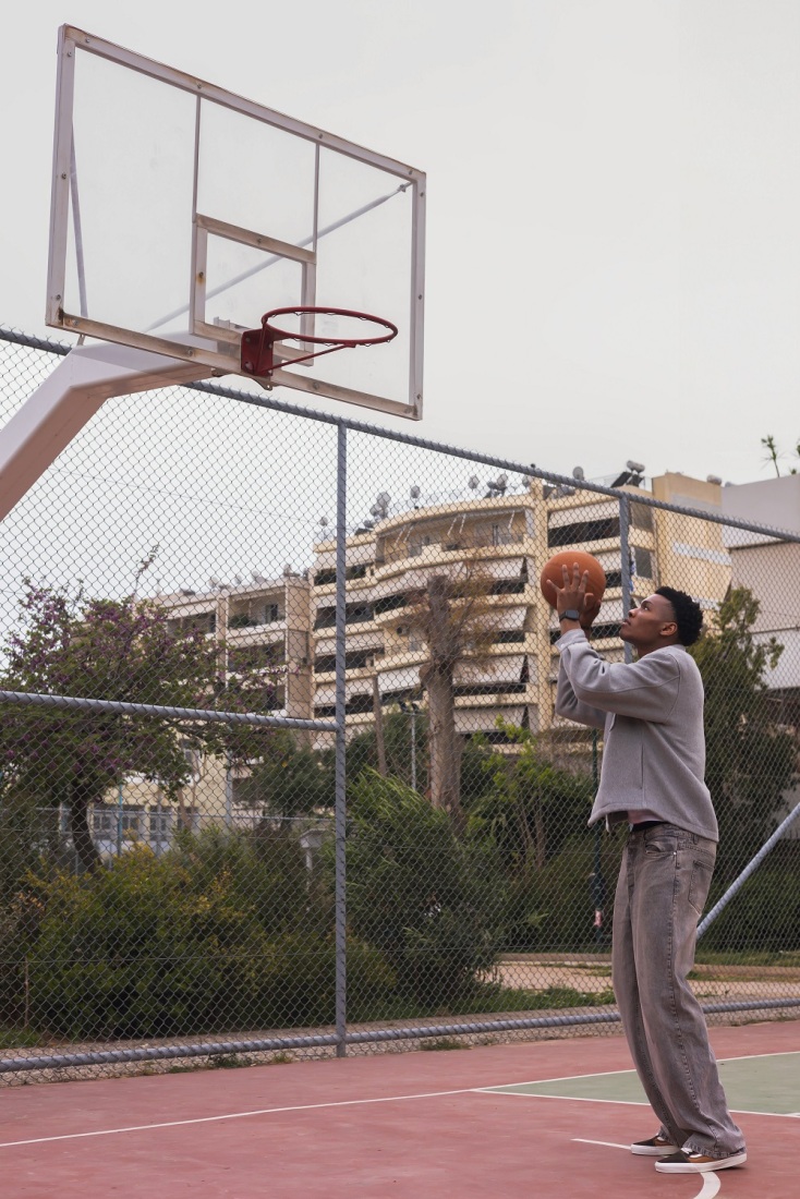 Ουίλιαμς Εζέτζα: Η ζωή πίσω από το «μοιάζεις στον Αντετοκούνμπο»
