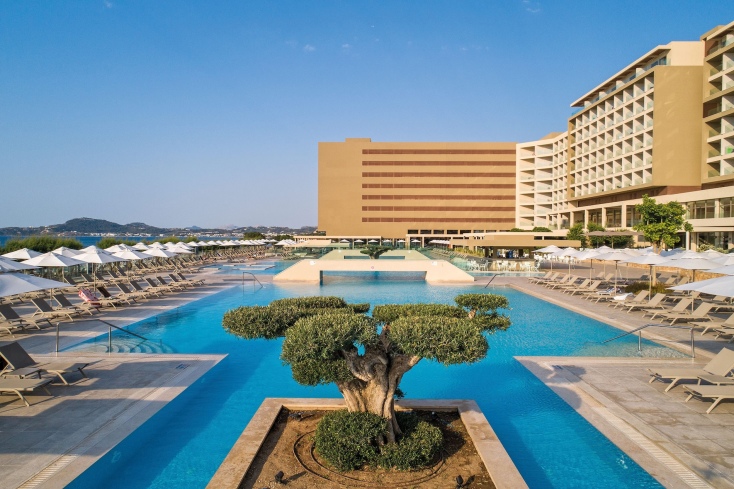 lti_amada_colossos_resort_pool_shot