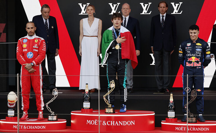 Formula 1 - Μονακό: Λιούις Χάμιλτον, Κίμι Αντονέλι, Άιζακ Χάντζαρ στο βάθρο