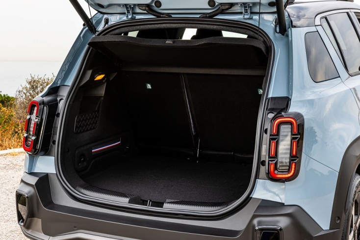 Οδηγήσαμε το Renault 4 E-TECH Electric το νέο voiture à vivre και το απολαύσαμε δεόντως