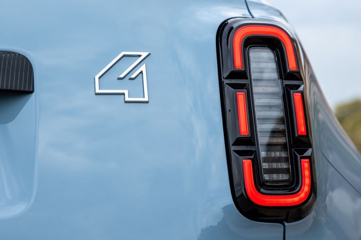 Οδηγήσαμε το Renault 4 E-TECH Electric το νέο voiture à vivre και το απολαύσαμε δεόντως