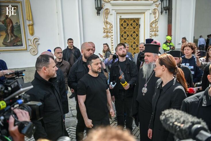 «Δεν θα γονατίσουμε»: Ο Μητροπολίτης Επιφάνιος στην ATHENS VOICE μετά το χτύπημα στη Λαύρα «Δεν θα γονατίσουμε»: Ο Μητροπολίτης Επιφάνιος στην ATHENS VOICE μετά το χτύπημα στη Λαύρα
