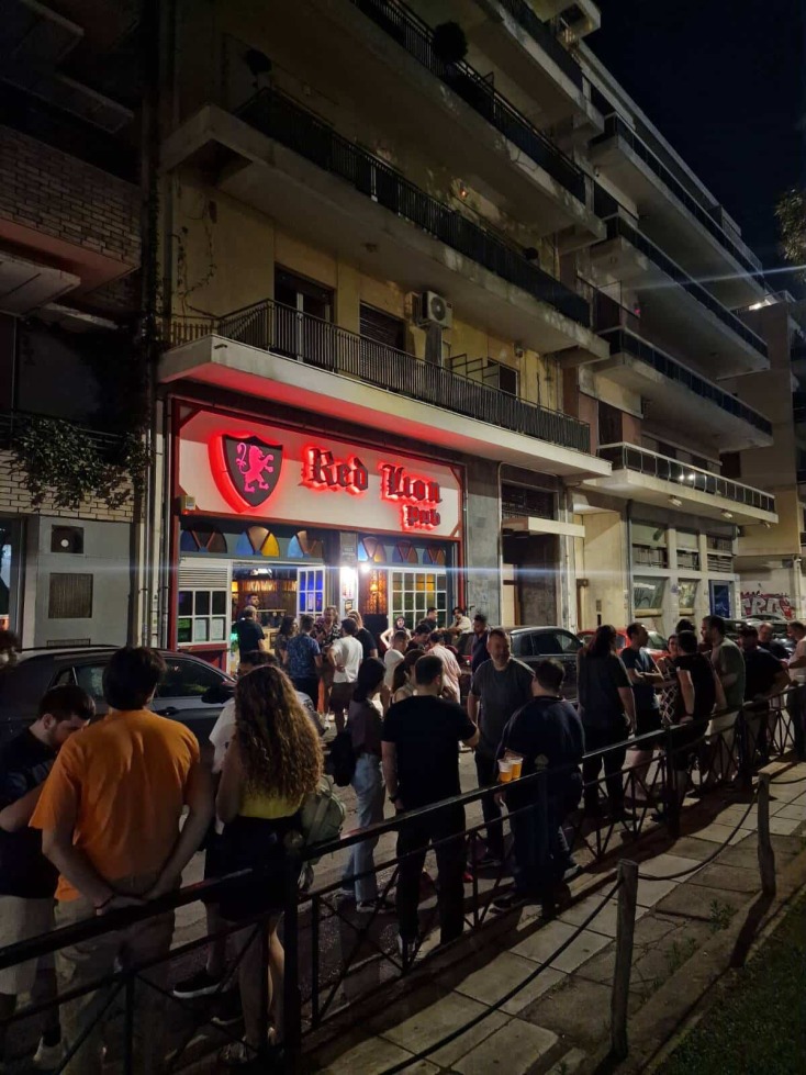 Το καλοκαιρινό μπαρ της Red Lion