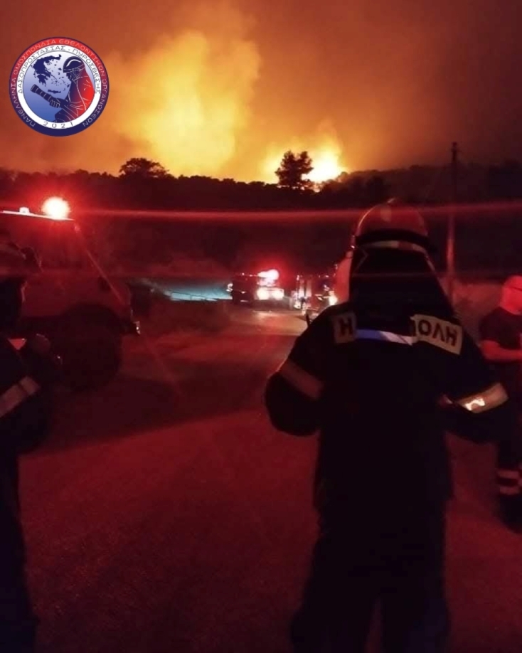 Εθελοντές δασοπυροσβέστες: Γιατί η Ελλάδα δεν θα έσβηνε τις φωτιές χωρίς αυτούς