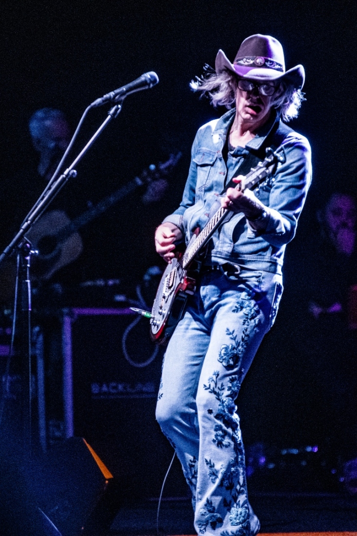 Ο Mike Scott μιλά στην Athens Voice για τους Waterboys, το ένστικτο, τη δημιουργία και τη συναυλία τους στο Sani Festival