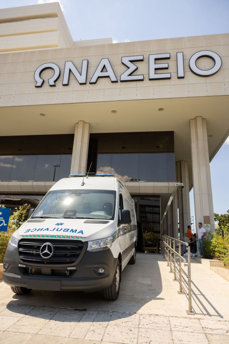 Μέσα στην πρώτη κινητή μονάδα ECMO της Ελλάδας