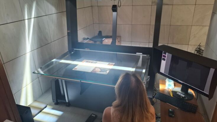 Μπήκαμε στα Γενικά Αρχεία του Κράτους, είδαμε πώς ψηφιοποιείται η μνήμη της Ελλάδας