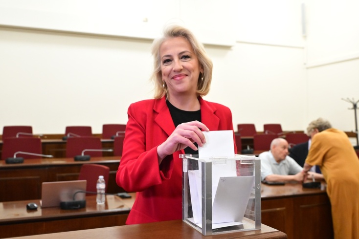 Ρένα Δούρου