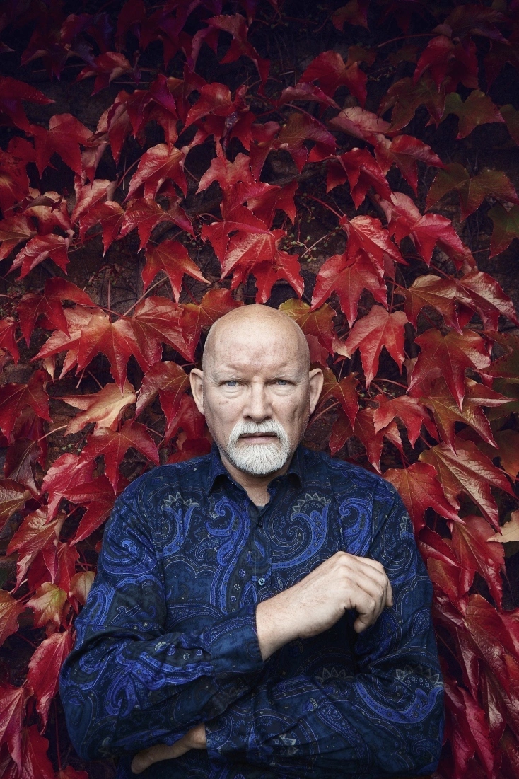 Οι Dead Can Dance επιστρέφουν με το «The Cicadas», ένα πλατωνικό μουσικό ταξίδι που ηχογραφήθηκε στην Επίδαυρο με Έλληνες καλλιτέχνες.