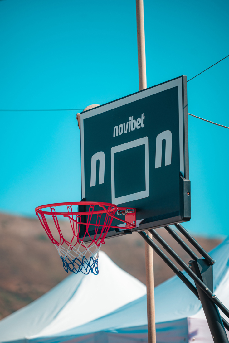 Novibet και Giant Heart στο Paros Beach Hoops