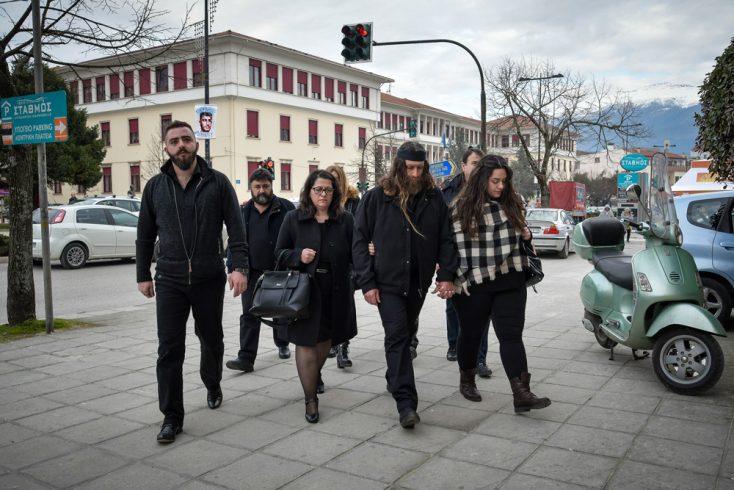 08/02/2019 | Οι γονείς του Βαγγέλη Γιακουμάκη στα δικαστήρια Ιωαννίνων, κατά τη διάρκεια της δίκης για την υπόθεση του θανάτου του