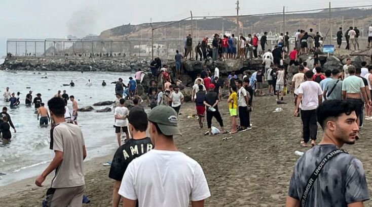Θέουτα: Πώς δημιουργείται μια κρίση, βούτυρο στο ψωμί της διεθνούς ακροδεξιάς