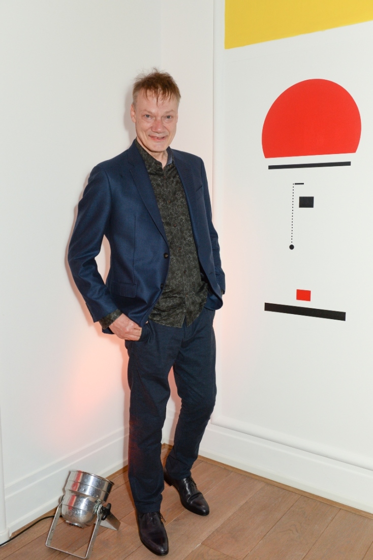William Orbit (1956–2026): Η ζωή, ο ήχος και η κληρονομιά του παραγωγού που ένωσε την electronica με την pop, από τη Madonna μέχρι τους Blur