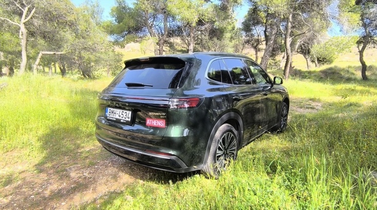 Το Geely Starray EM-i είναι ένα Plug-in Hybrid D-SUV με εξαιρετική πολυτέλεια, υψηλή τεχνολογία, και μεγάλες ανέσεις 