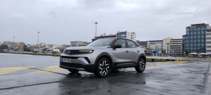 Οδηγούμε το compact SUV Opel Mokka 1.2 που δεν μπορεί να προσπεράσεις