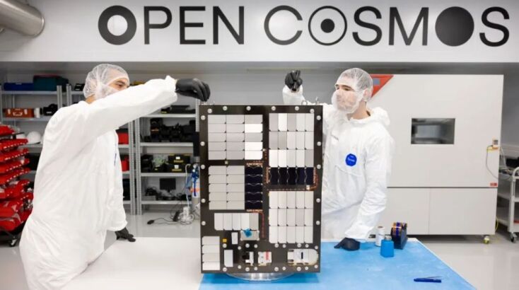 Open Cosmos: Τι σημαίνει η χρηματοδότηση των 300 εκατ. ευρώ για «ένα σύστημα που βλέπει, ακούει και αποφασίζει»