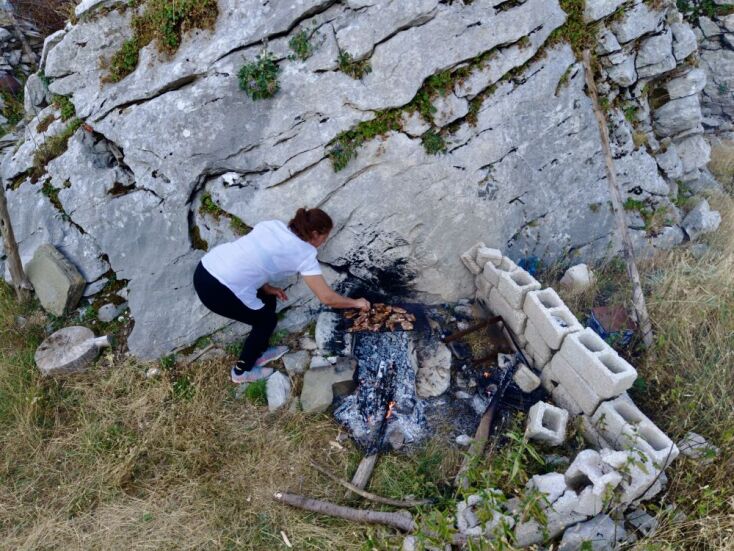 Μαγειρέματα της φωτιάς με Ορεινό Ηπείρου στις κορφές των Τζουμέρκων