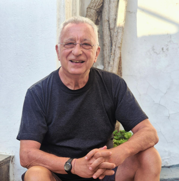 Βασίλης Καρακατσάνης