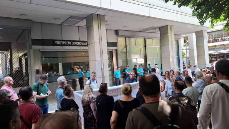 «Τιμωρείται η διόρθωση του λάθους αυστηρότερα από το ίδιο το λάθος» - Τι έβγαλε τους λογιστές στον δρόμο