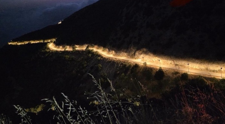 Φωτισμός σε δρόμους