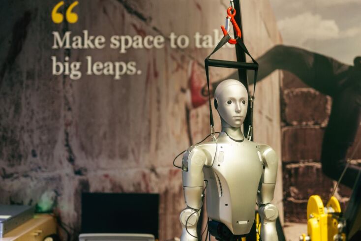 Μέσα στο EY Robotics Lab: Όταν η τεχνητή νοημοσύνη αποκτά χέρια και πόδια