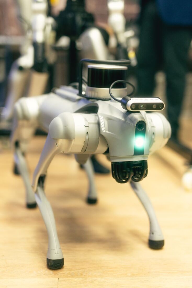 Μέσα στο EY Robotics Lab: Όταν η τεχνητή νοημοσύνη αποκτά χέρια και πόδια