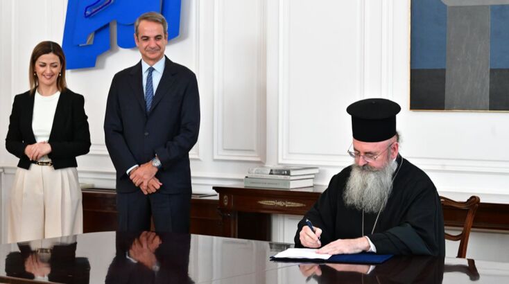 Ο πρωθυπουργός ευχαρίστησε τα ιδρύματα, την πολιτεία, την τοπική Εκκλησία, τον δήμο, τις οργανώσεις ασθενών και όλους τους φορείς που συμμετέχουν στο εγχείρημα, επισημαίνοντας ότι η συνεργασία τους αποδεικνύει στην πράξη πως η σύμπραξη διαφορετικών φορέων μπορεί να αποδώσει συγκεκριμένα αποτελέσματα.