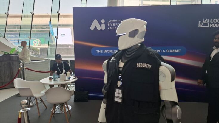 Αποστολή στο Άμπου Ντάμπι: Η AI βγαίνει από την οθόνη και μπαίνει στην πραγματική ζωή