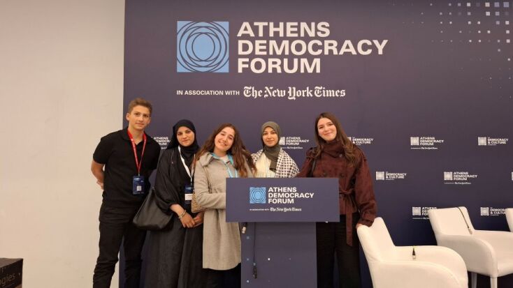 Teens for Democracy: Η γενιά που μεγαλώνει μέσα στον αλγόριθμο τον κοιτάζει  με καχυποψία